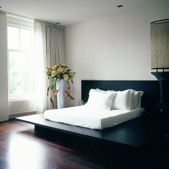 Kết hợp hai gam đen trắng cho phòng ngủ thanh lịch