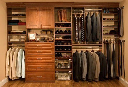 Sắp xếp tủ quần áo gọn gàng